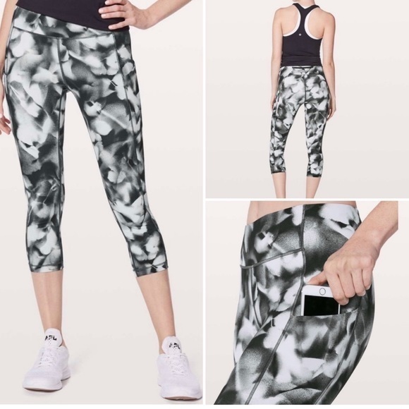 lululemon athletica Pants - Lululemon Speed‎ Up Crop Pants Blush Blossom Alpine Size 4